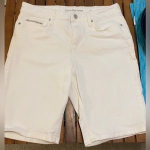 Calvin Klein white denim shorts size 8